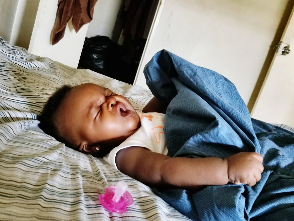 Meu filho nunca dorme uma noite inteira! Aprenda como garantir uma noite de descanso para toda a família!